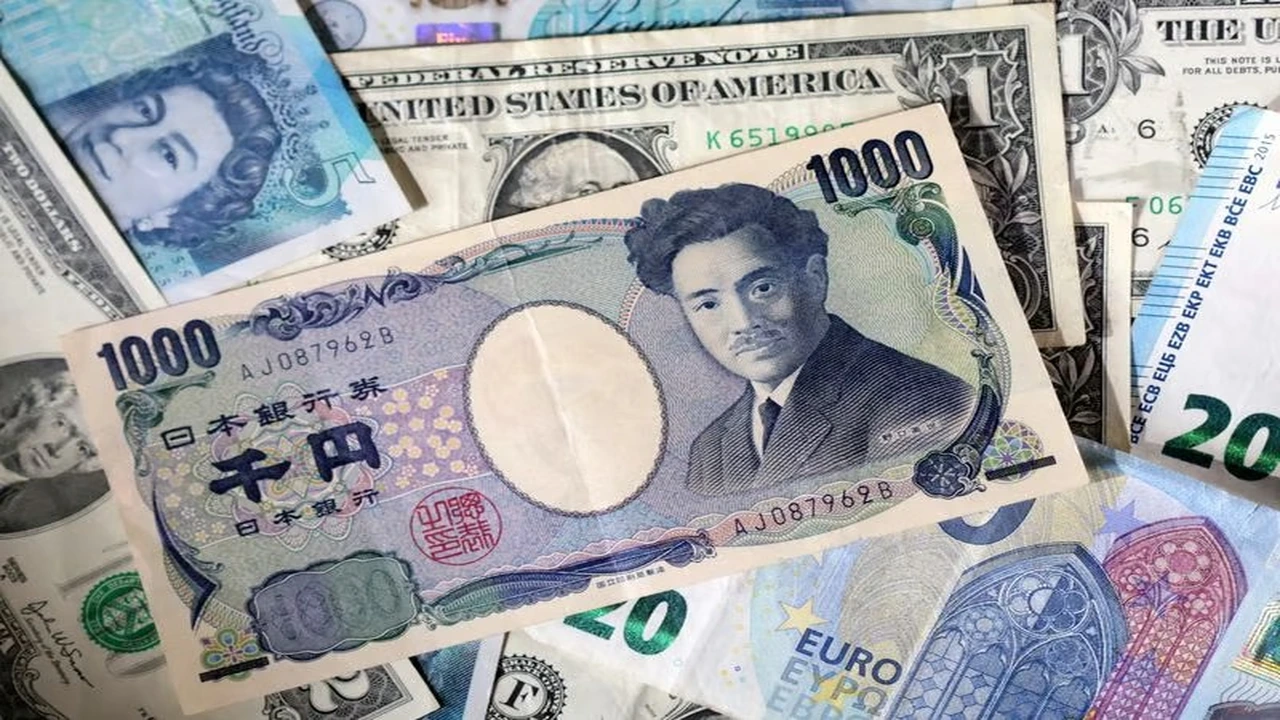 تذبذب اليورو أمام استقرار سعر صرف الين والدولار في الأسواق العالمية
